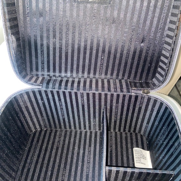 VINTAGE RARE VICTORIA’S SECRET PINK SEQUIN VANITY MAKEUP TRAIN CASE BAG TRAVEL - Picture 13 of 14